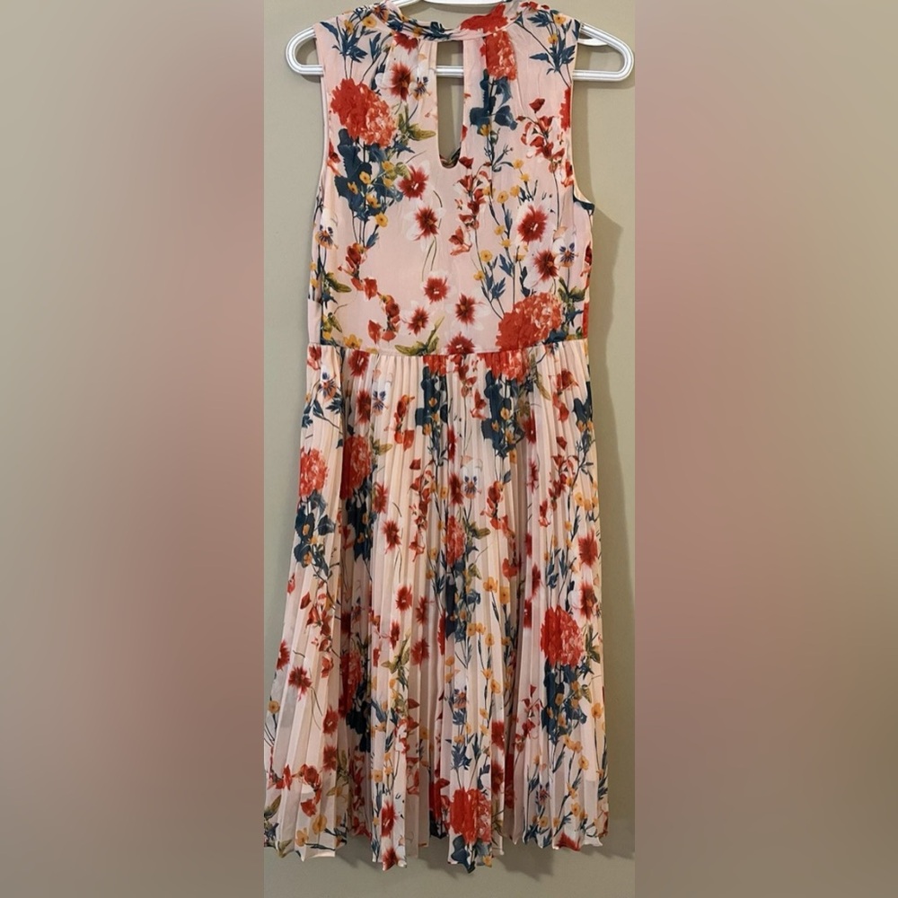 Karen Millen Pink Floral Pleated Dress Size US 8 UK 12 - Picture 3 of 9
